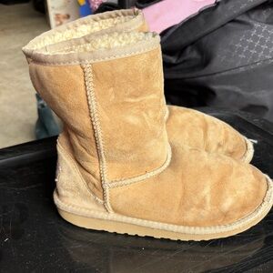 Girls brown Ugg boots